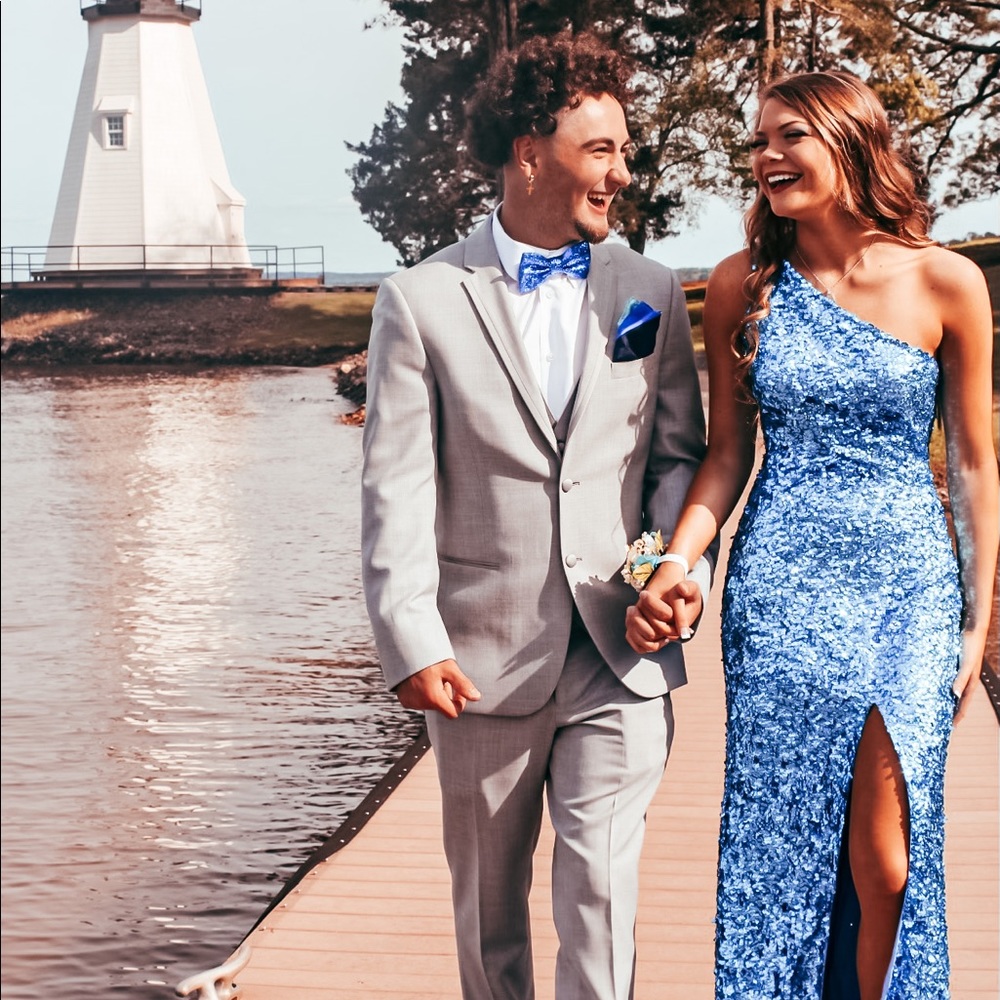 Prom Dress - Picture 4 of 9